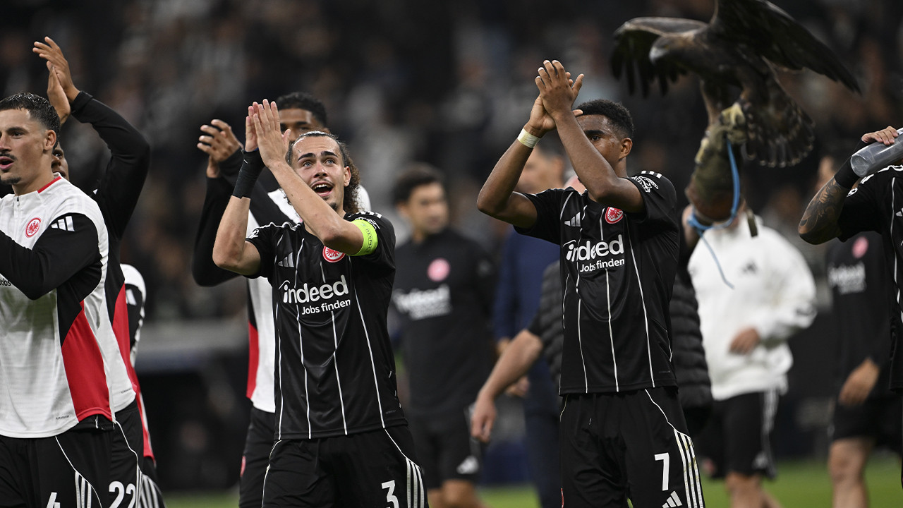 Eintracht Frankfurt’tan en yüksek maaş alan futbolcular 1.8 milyon euro kazanıyor