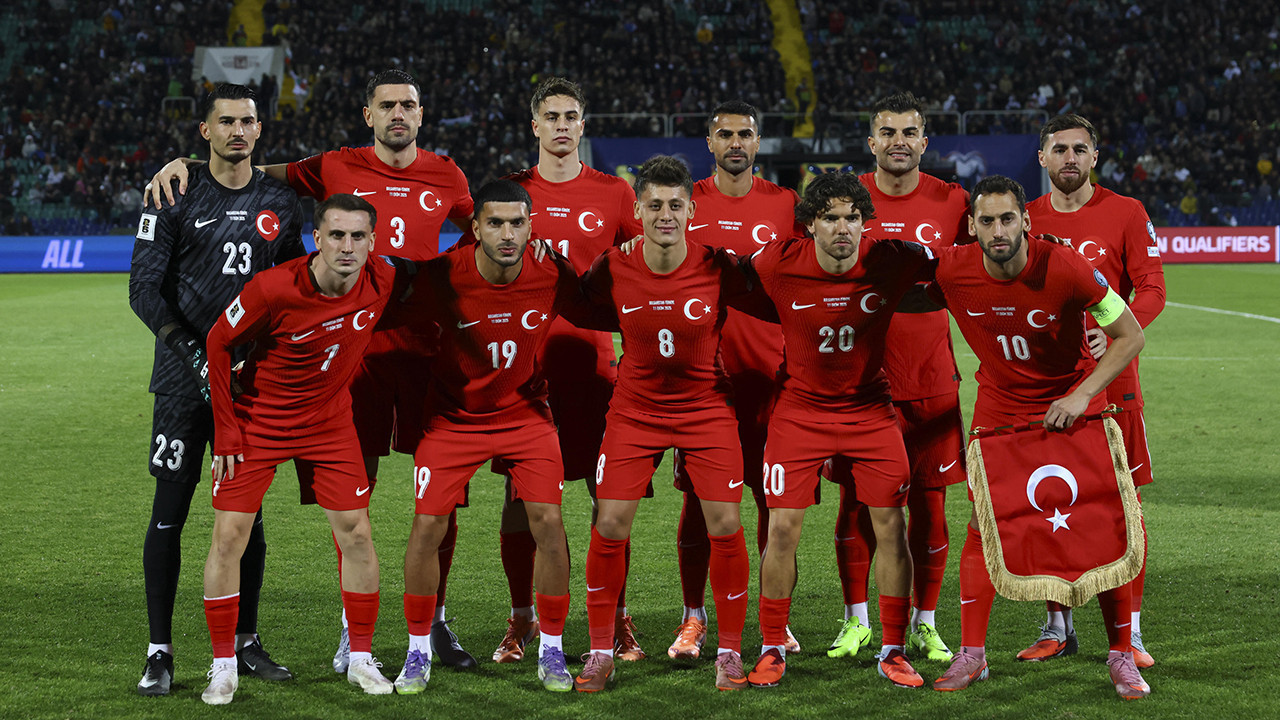 Milli yıldız, Süper Lig devine imza atıyor! “Seni yeniden bu forma altında görmek isityoruz” Milli yıldız, Süper Lig devine imza atıyor! “Seni yeniden bu forma altında görmek isityoruz”